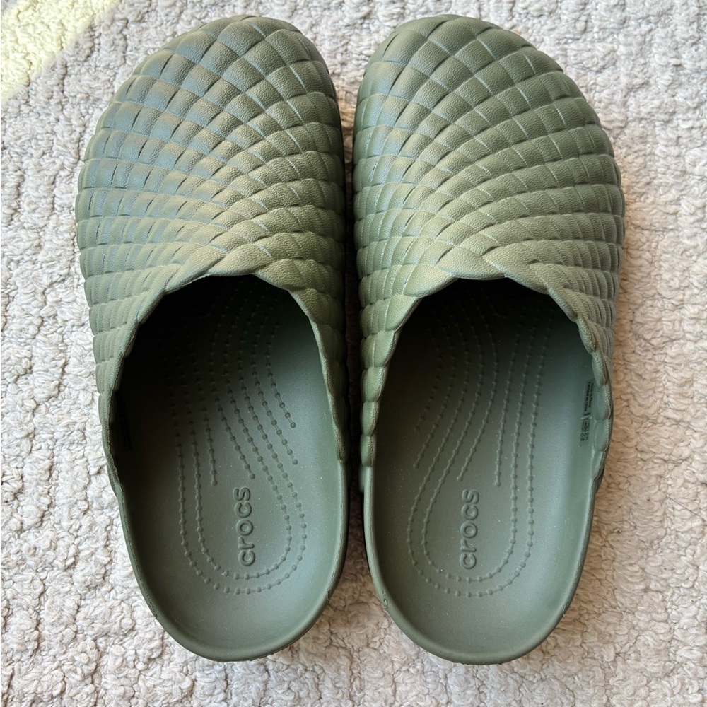 CROCS Dylan woven Olive Green Slip-On Clogs